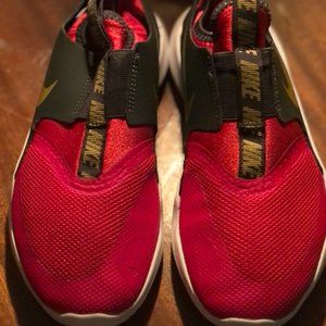 Ladies 5- 5 1/2  or 4 y  Flex runner Nike shoes